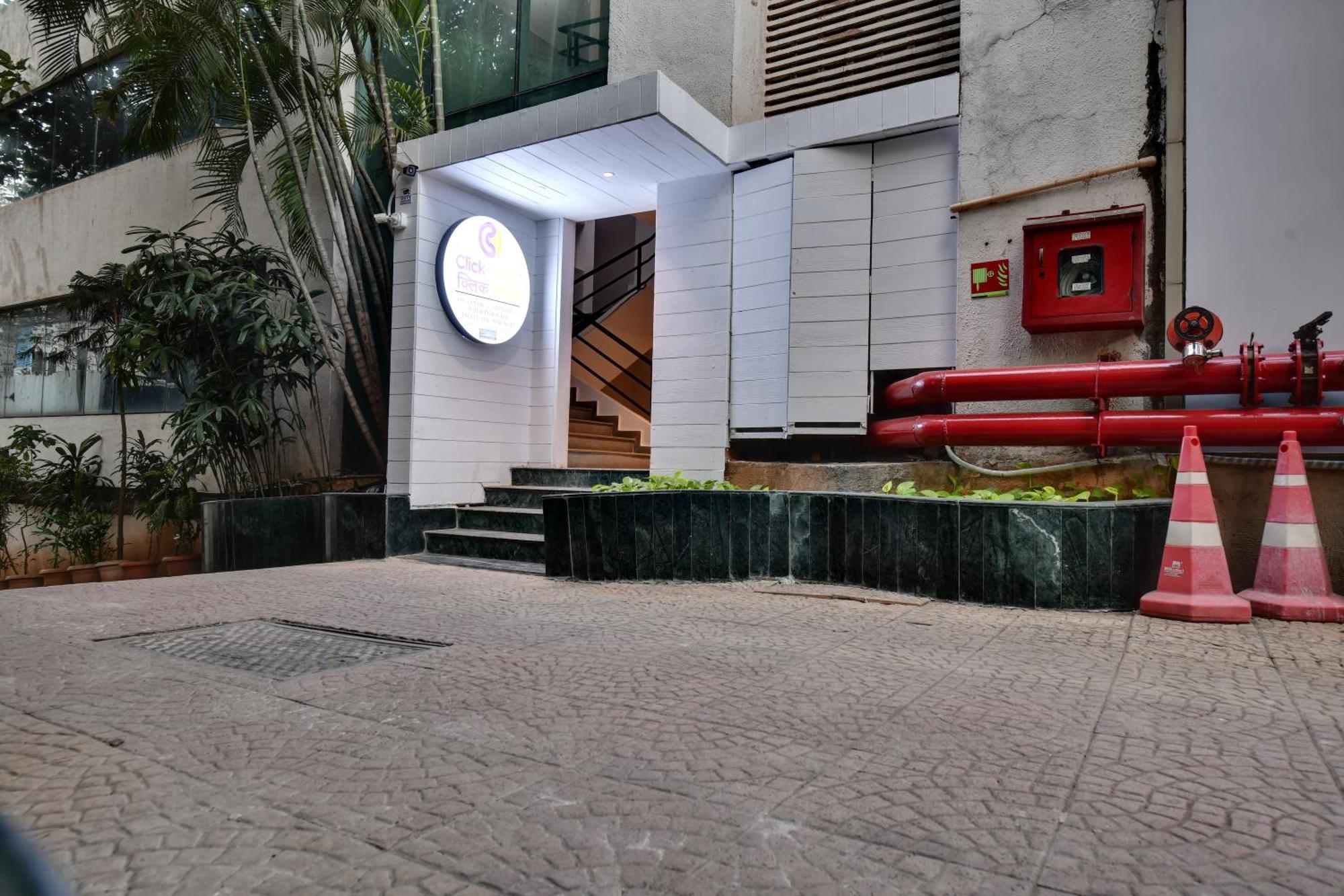 Click Hotels Andheri Midc Мумбай Екстериор снимка
