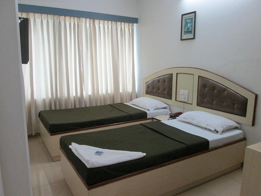Click Hotels Andheri Midc Мумбай Екстериор снимка